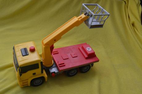 Nákladní auto s plošinou,30cm,