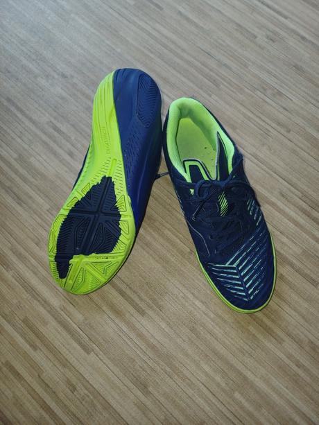 Kopačky sálovky decathlon vel.39 stélka 24,5cm tém, decathlon,39