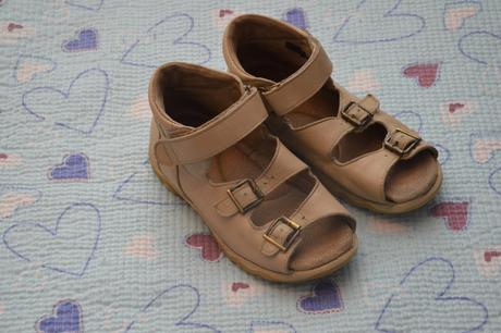 32 33 dzo béžové zdravotní sandálky, 32