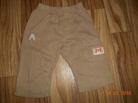 Hnědé tepláky, okay,68