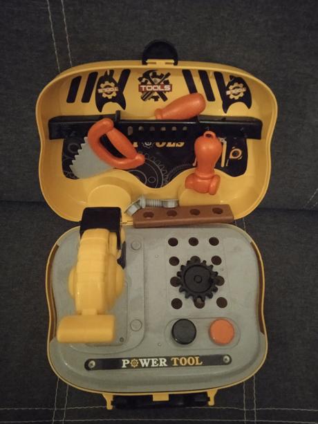 Kufřík s nářadim pro nejmenší, 