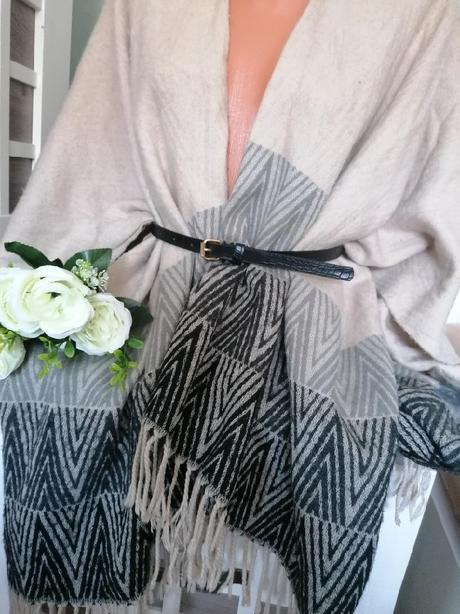 Smetanové pončo - šála, new look