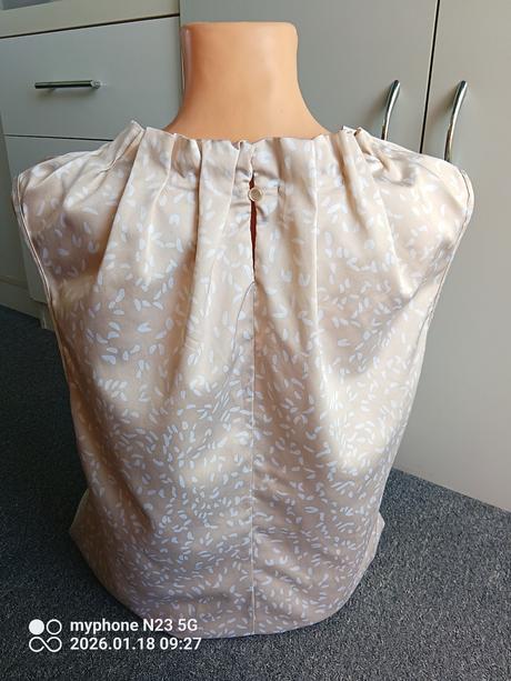 Halenka zn."manguun collection" vel."l", l