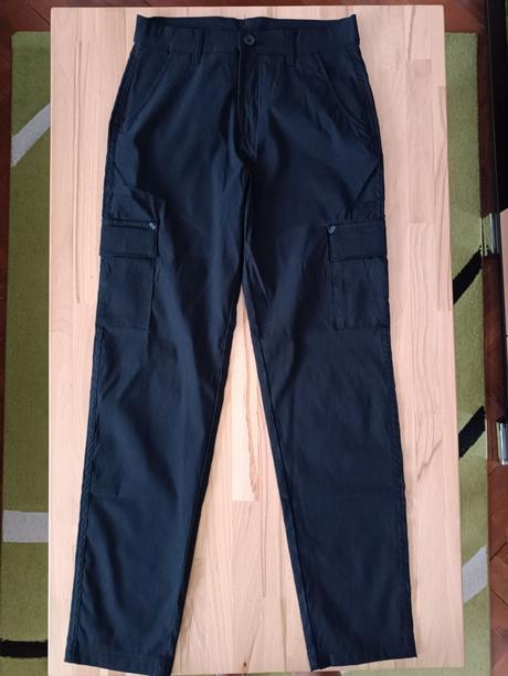 Sportovní kalhoty nenošené, 152