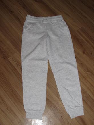 Tepláky, primark,152