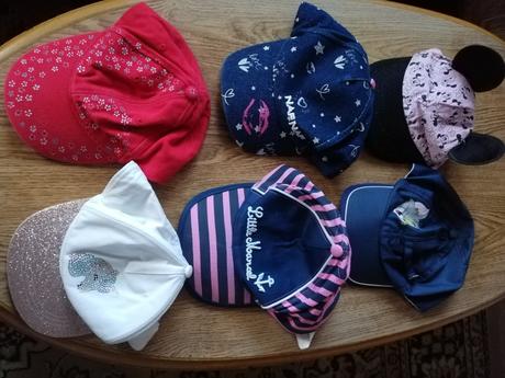 Kšiltovky dívčí vel. 52-54 cm., disney,50