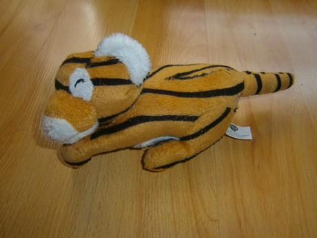 Tygřík - hýbe ocáskem,