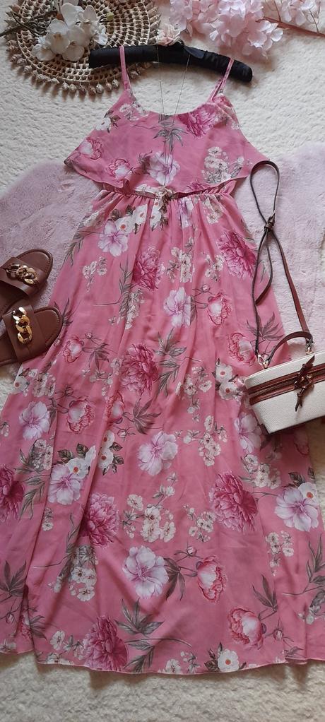 Květované dlouhé šaty, 