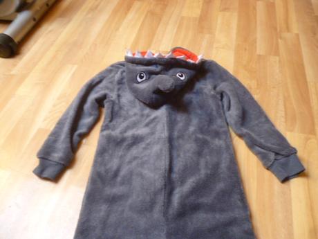 Hunatý overal žralok vel. 6-7 animal, 122