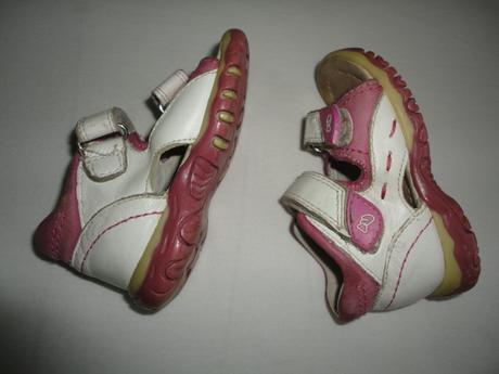 Hezké dívčí sandálky vel. 19, 19