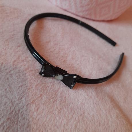 Růžový košík a holčičí šperky, 