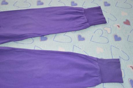 140 fialové tepláky, 140