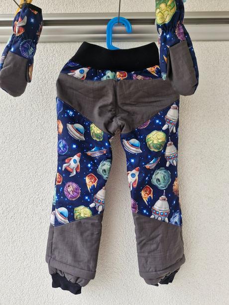 Zimní softshelky a rukavice s beránkem - vesmír, 110