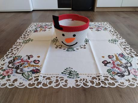 Nový vánoční ubrus s košíkem, 