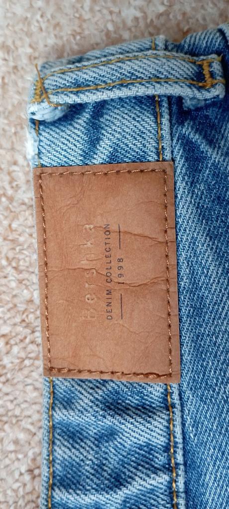 Šortky zn."bershka" vel."32", bershka,32