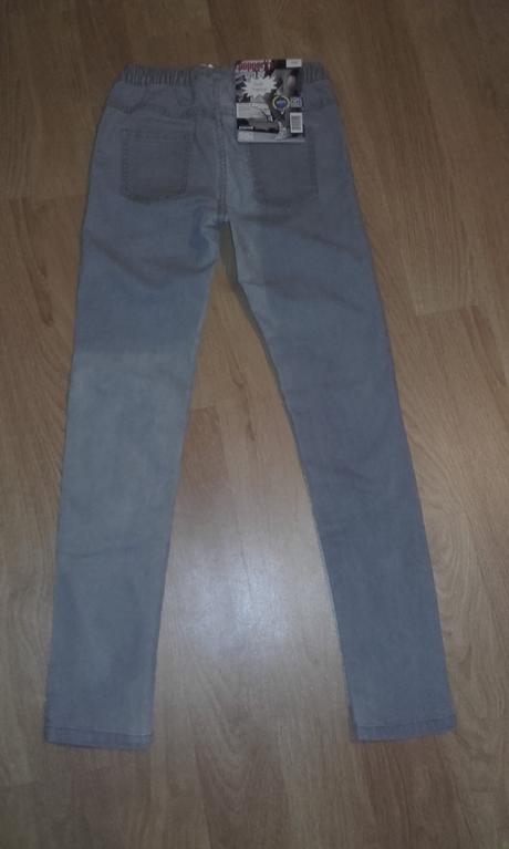 Šedé jeggins, pepperts,152