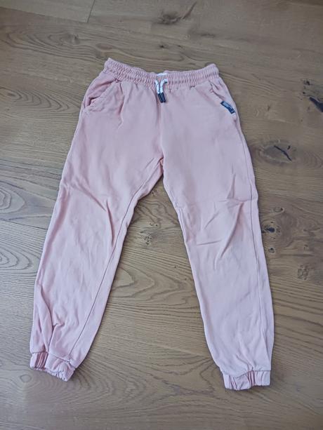 Tepláčky č.140, reserved,140