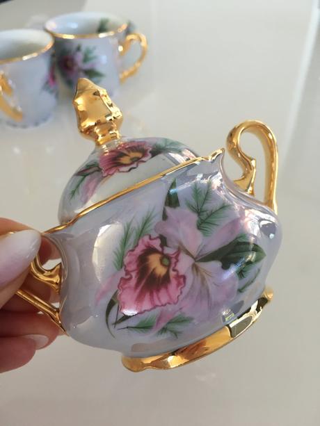 Porcelánový kávový set,