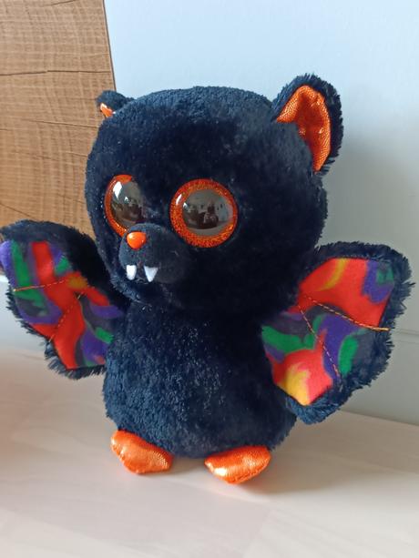 Plyšový netopýr vykulínek,