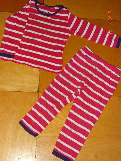 Dvoudílné pyžamo, lupilu,80