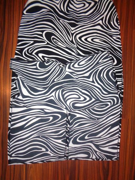 Luxusní černobílá dlouhá letní sukně, m