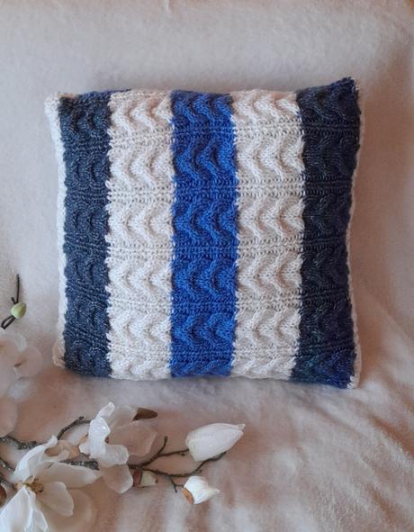 Copánkový povlak na polštář - modro bílý,