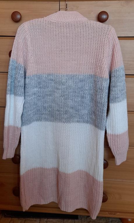 Zdobené svetrové mini šaty, 