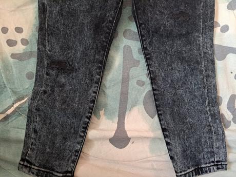Trhané džíny, reserved,104