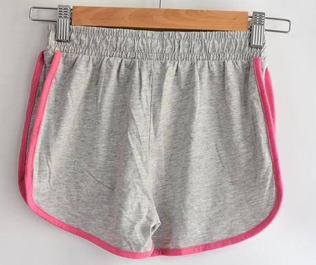 Kraťasy vel. 9 let, tu,134