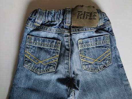 Džínečky se žlutou nitkou  9-12, rifle,74