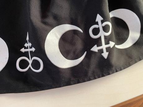 Ghotic/witch krátká sukně, vel s i méně, vada naže, s