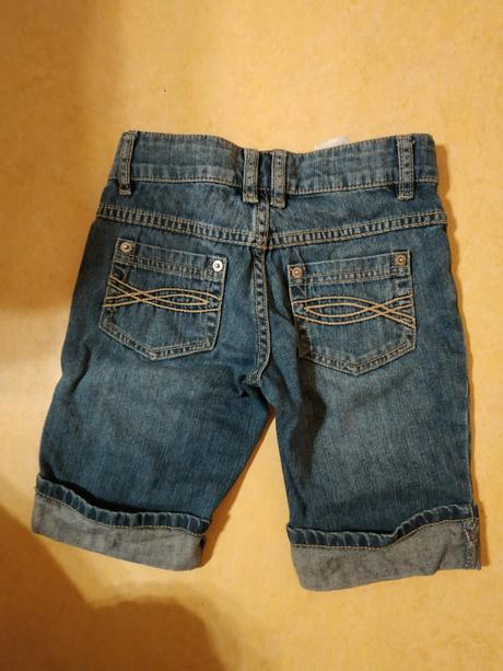 Značkové kraťasy vel.122, benetton,122