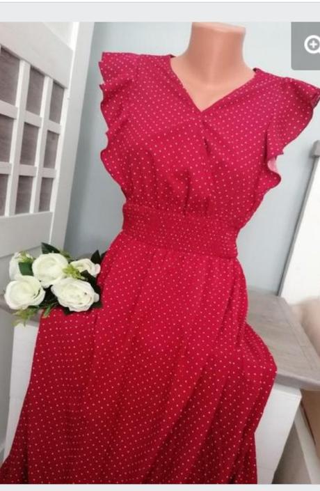 Šaty s puntiky, 36
