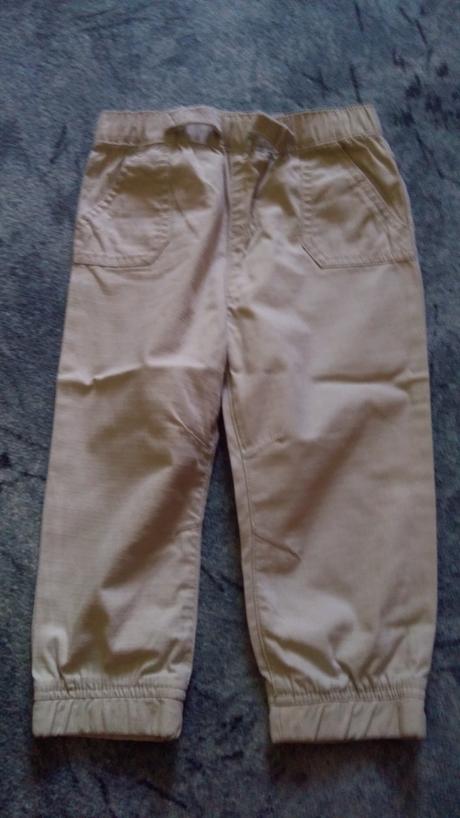 Kalhoty a roláček, 86