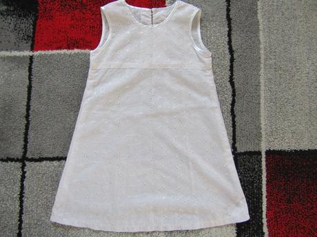 Lehké,letní,vyšívané šaty vel.122/128, 122