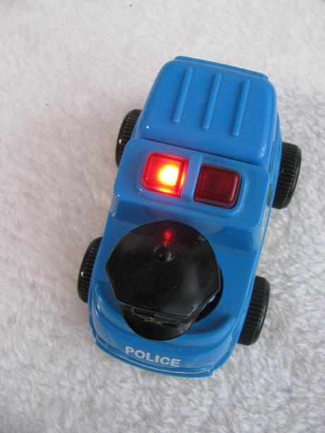 Policejní auto se zvukem na baterie,