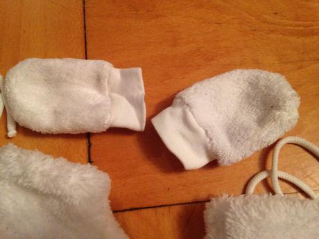 Dětský komplet - rukavičky, capáčky a "botičky", 56