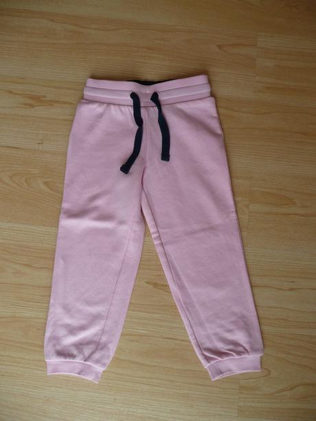 Dívčí tepláky vel.104, lupilu,104