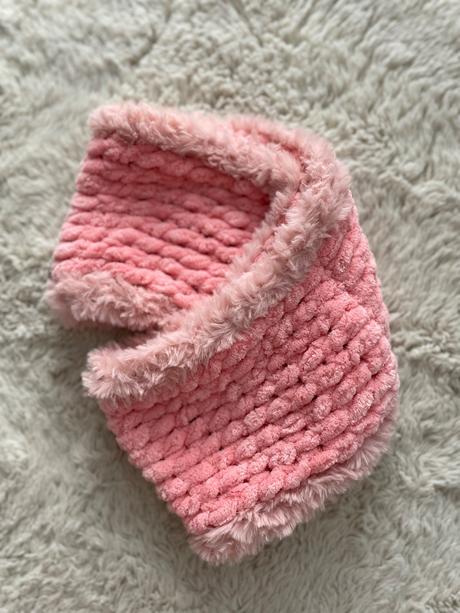 Lososový nákrčník s kožešinou, 