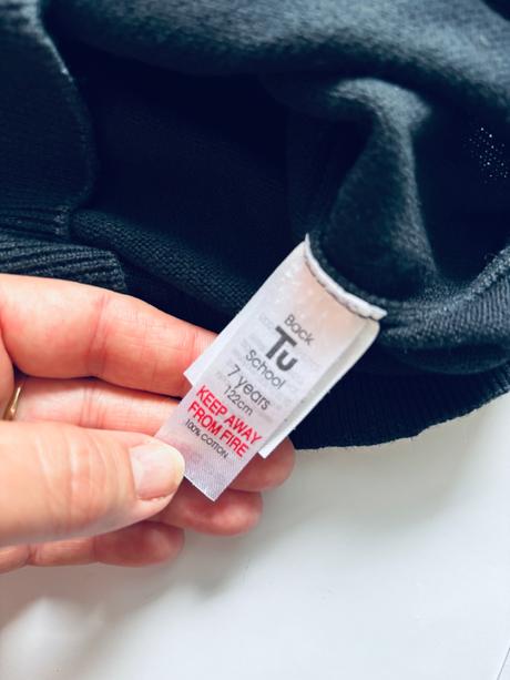 Svetr tmavě šedý - v.7 let, tu,122