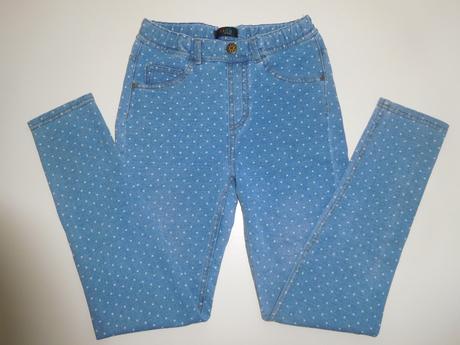 Tregíny s puntíky vel. 134/140, tchibo,134