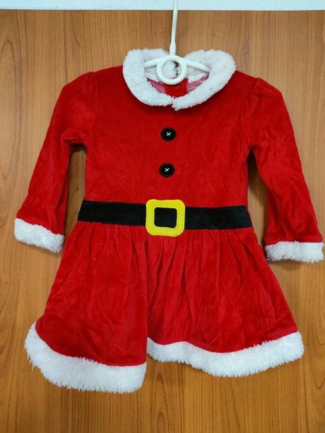 Vánoční šaty, 80