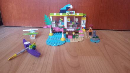 Lego friends surfařské potřeby v heartlake,