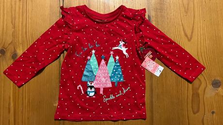 Puntíkované vánoční triko, 104