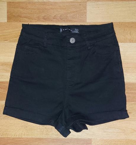 Černé kraťasy,šortky,v.32,158/164,xs, amisu,xs