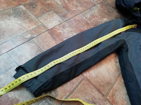 Hezká nepromokavá bunda head-kvalitní top stav, 122