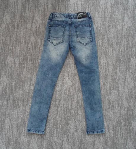 Modré kalhoty rifle džíny, chapter young,158