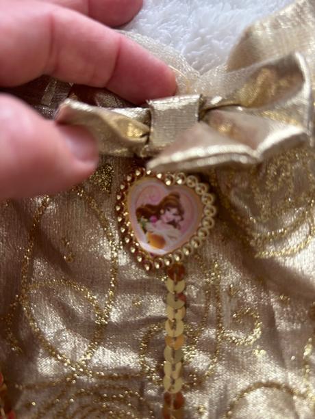 St1/kostým delux kras. bell- v.5/6 let zn. disney,