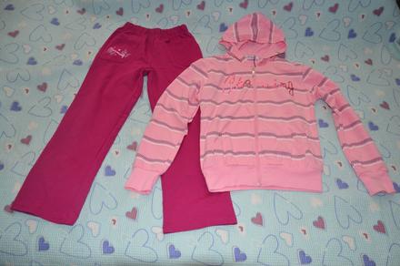 Růžová tepláková souprava s flitry, 140