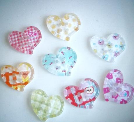 Plastový knoflík srdce 25 mm (1ks), 